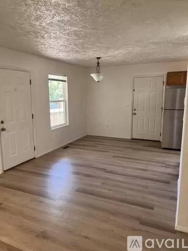 Main picture of 1101 N Heartland Ave