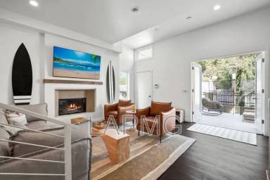 Main picture of 9842 Portola Dr