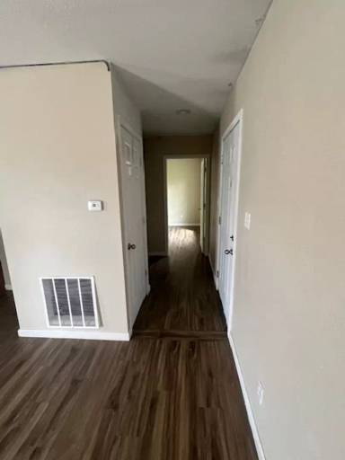 Main picture of 5030 Easy St