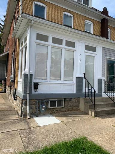 Main picture of 2131 Birch St