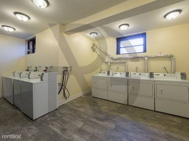 Main picture of 1115 W Oakdale Ave