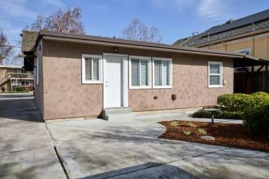 Main picture of 781 Elm St