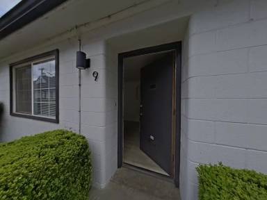 Main picture of 325 W 12th Ave