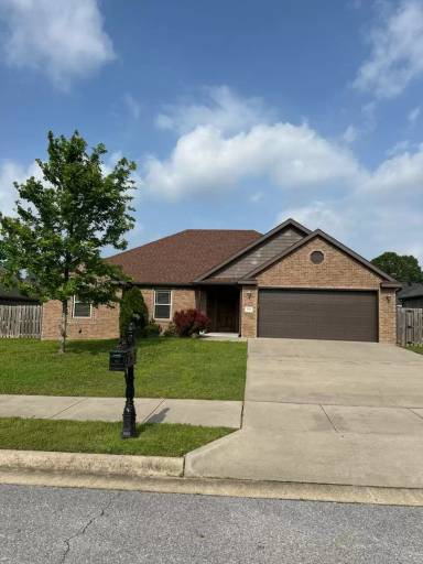 Main picture of 3762 Solitude St