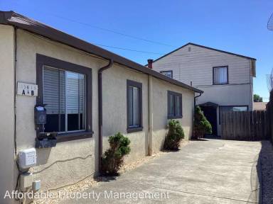 Main picture of 33619 6th St