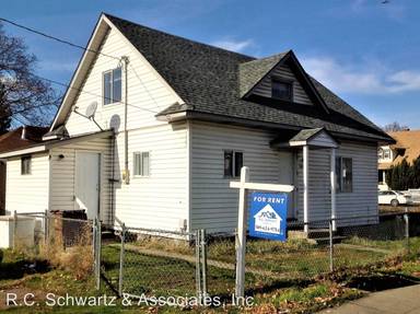 Main picture of 2021 N Ash St