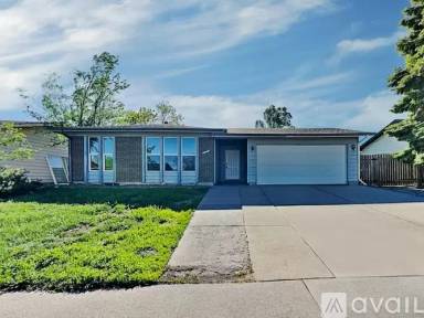 Main picture of 5430 Crystal St
