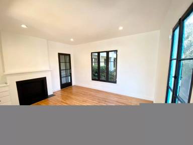 Main picture of 7956 Norton Ave