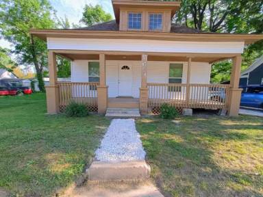 Main picture of 1316 E Central St