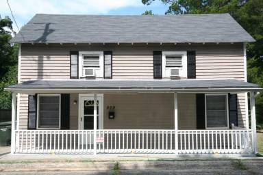 Main picture of 913 Orient St