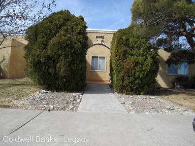 Main picture of 1301 Rio Rancho Dr SE