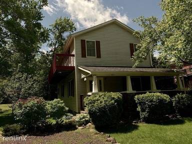 Main picture of 2213 Lakeside Dr