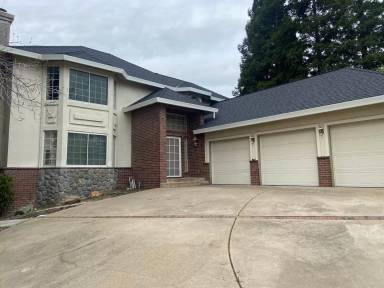 Main picture of 136 Dunstable Way