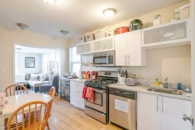 Main picture of 105 Orleans St