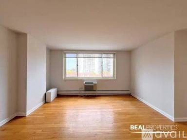 Main picture of 1344 N Dearborn St
