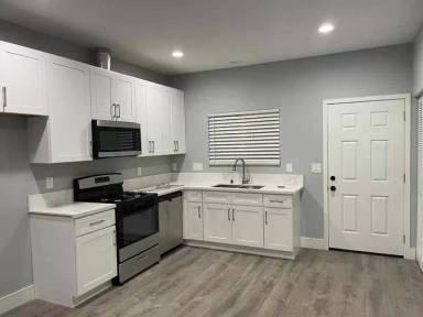 Main picture of 240 W 2nd St