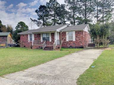 Main picture of 747 University Forest Cir