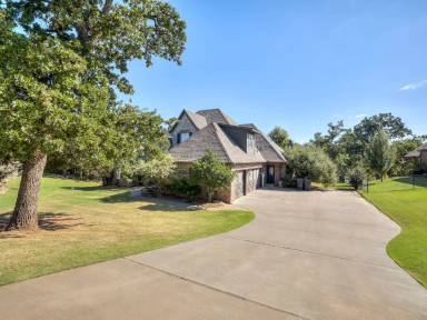 Main picture of 8900 Belcaro Dr