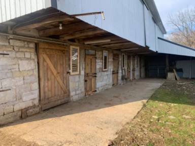 Main picture of 245 Creek Rd