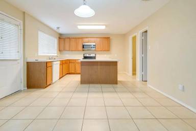 Main picture of 329 Highland Glen Dr