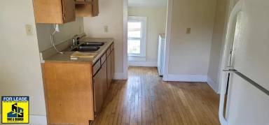 Main picture of 1003 N Water St