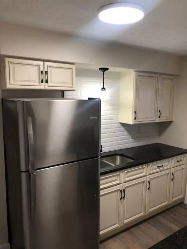 Main picture of 4 Hollywood Boulevard