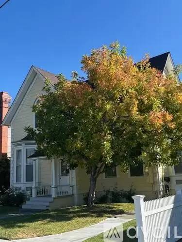 Main picture of 8 Liberty St
