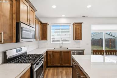 Main picture of 2095 S Heather St