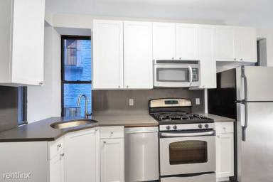 Main picture of 359 W 45th St