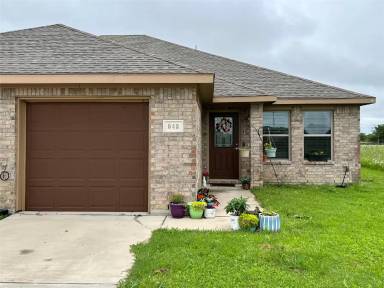 Main picture of 931 Robineta Ln