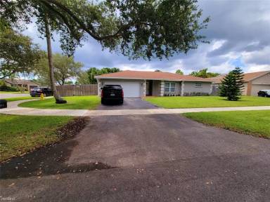 Main picture of 4813 SW 118th Ter