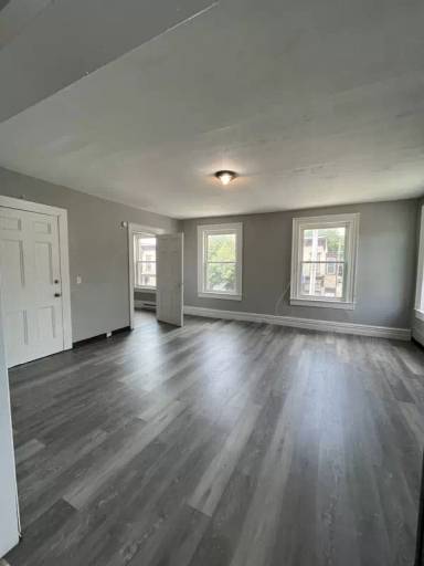 Main picture of 662 2nd Ave