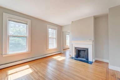 Main picture of 94 Howe St