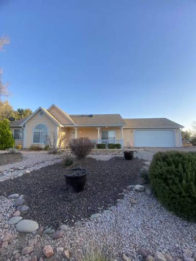 Main picture of 912 Parkway Ct