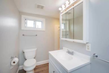 Main picture of 5 Johnson Ave