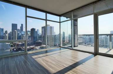 Main picture of 865 N La Salle Dr