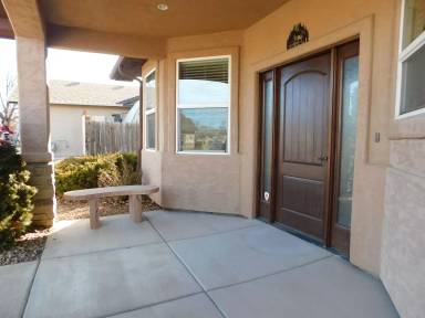 Main picture of 325 Arches Dr