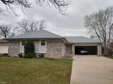 Main picture of 913 S Cypress St
