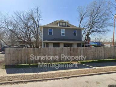 Main picture of 1306 E 2nd St