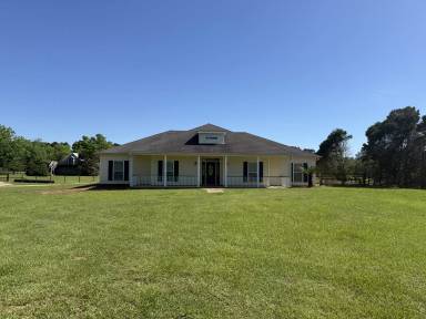 Main picture of 9090 Pleasant Rd