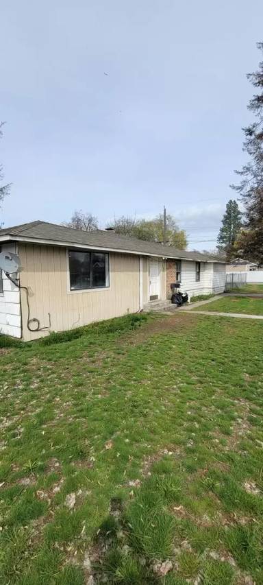 Main picture of 5203 N Addison St