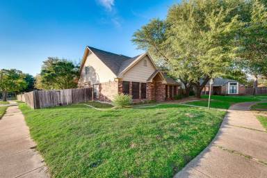 Main picture of 819 Tifton Ct