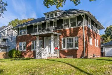 Main picture of 1912 Blake Blvd SE