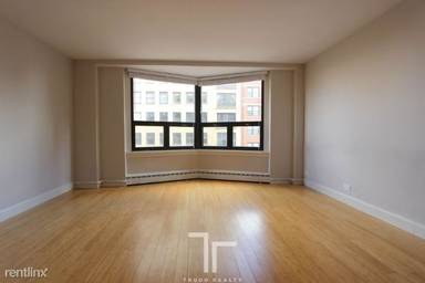 Main picture of Wellington Place Apartments