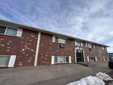 Main picture of 1008 E Jefferson Rd