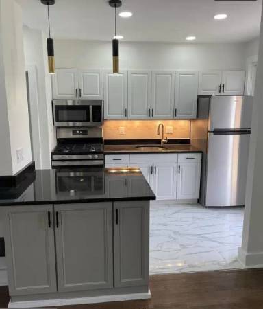 Main picture of 246 Division Ave NE