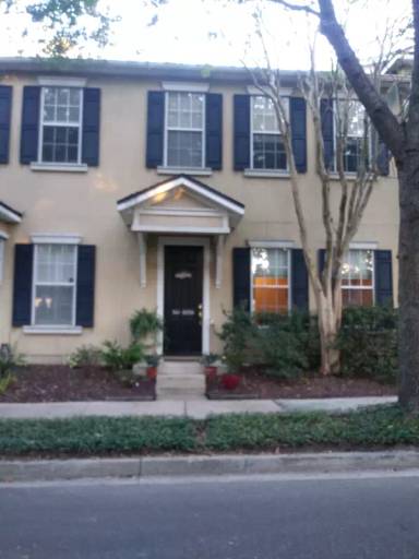 Main picture of 1870 Carnation St