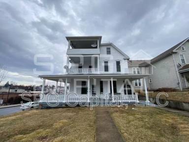 Main picture of 31 W 3rd St
