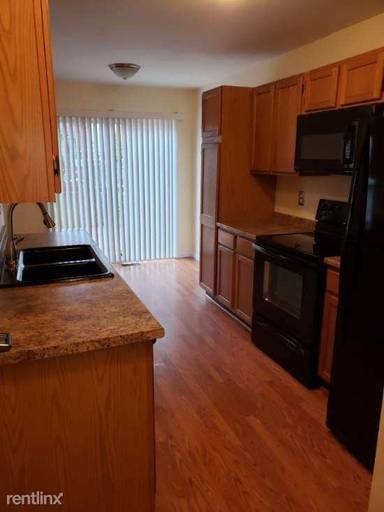 Main picture of 825 Oakwood Dr