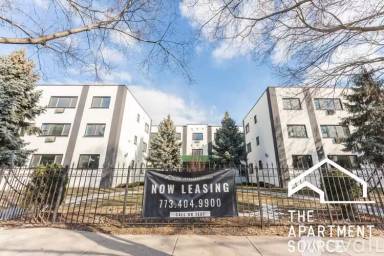 Main picture of 7621 N Sheridan Rd